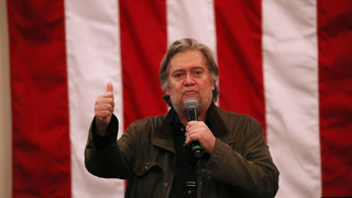 ‘Sloppy Steve’ Bannon Backtracks, Offers Groveling Apology to Trump Daddy <em></em>